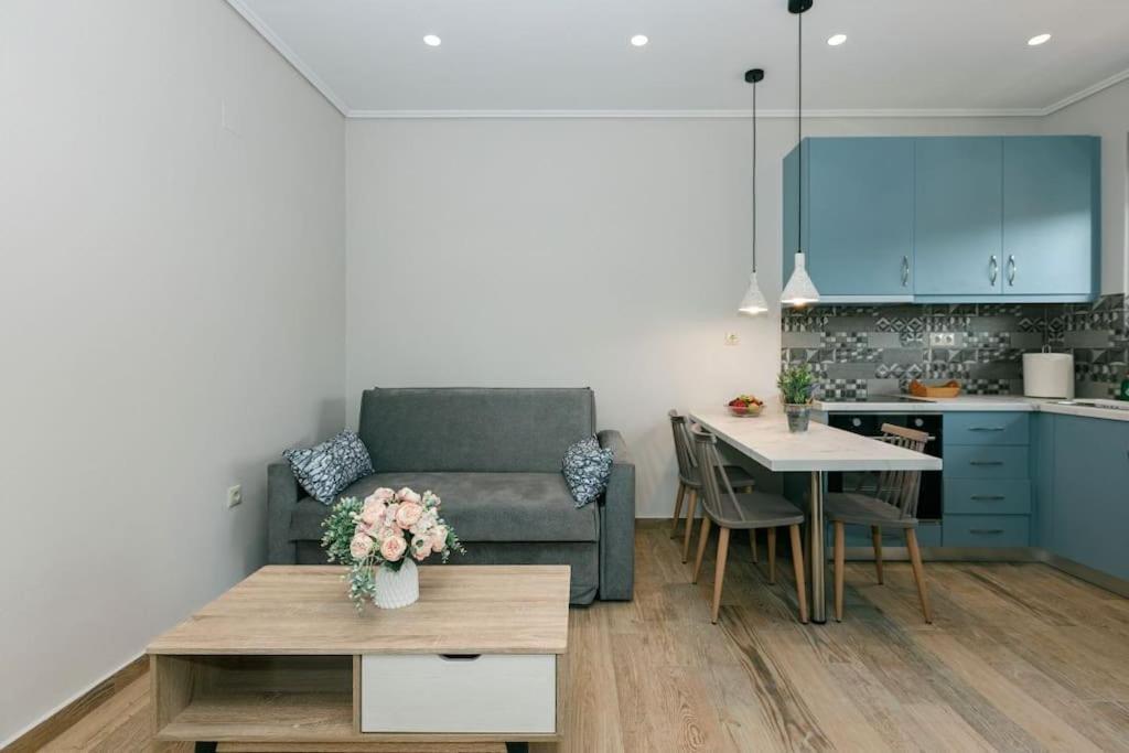 Ναυτικός Όμιλος Nautical Club Apartment Хиос Екстериор снимка